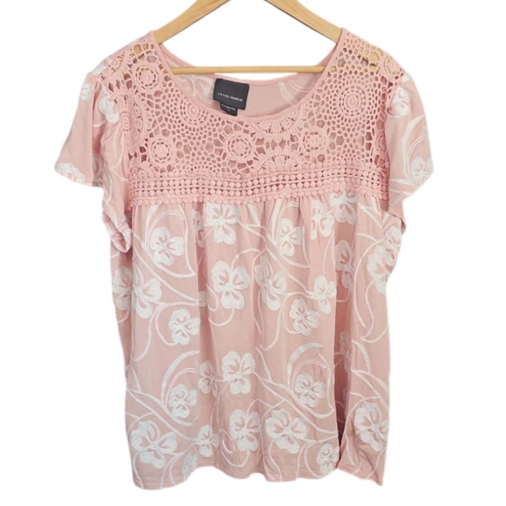 Liv Los Angeles Crochet Lace Blouse Women’s 1X Pink Boho Embroidered Floral Top
